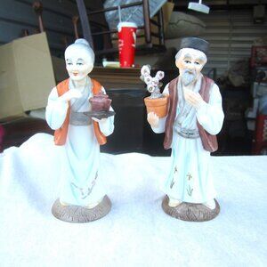 VTG PAIR OF ASIAN FIGURINES, OLD MAN & WOMAN, HAND PAINTED